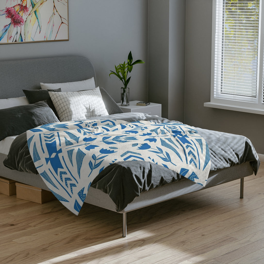 Microfiber Blanket | Soft Throw for Home Decor - Blue and White Floral