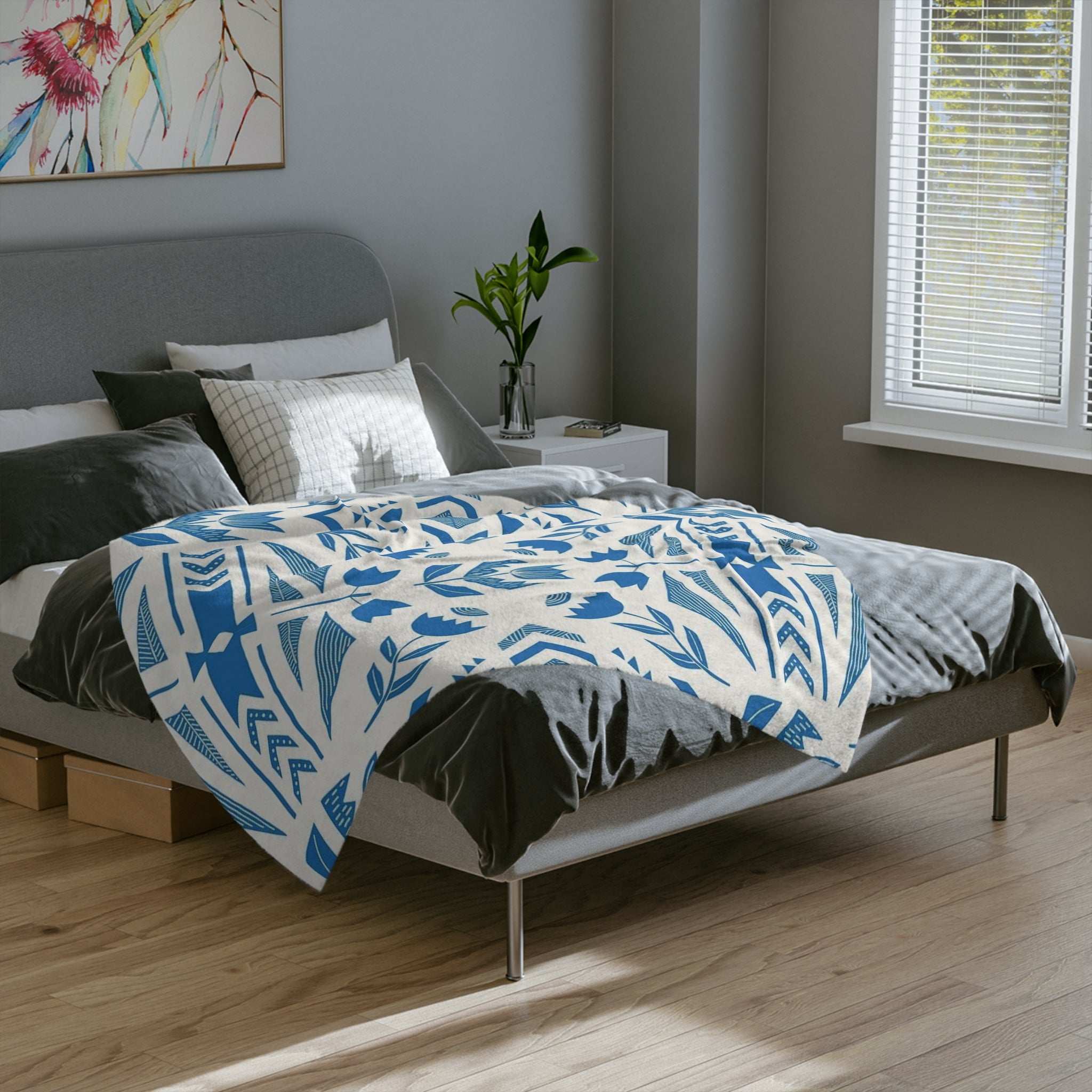 Microfiber Blanket | Soft Throw for Home Decor - Blue and White Floral