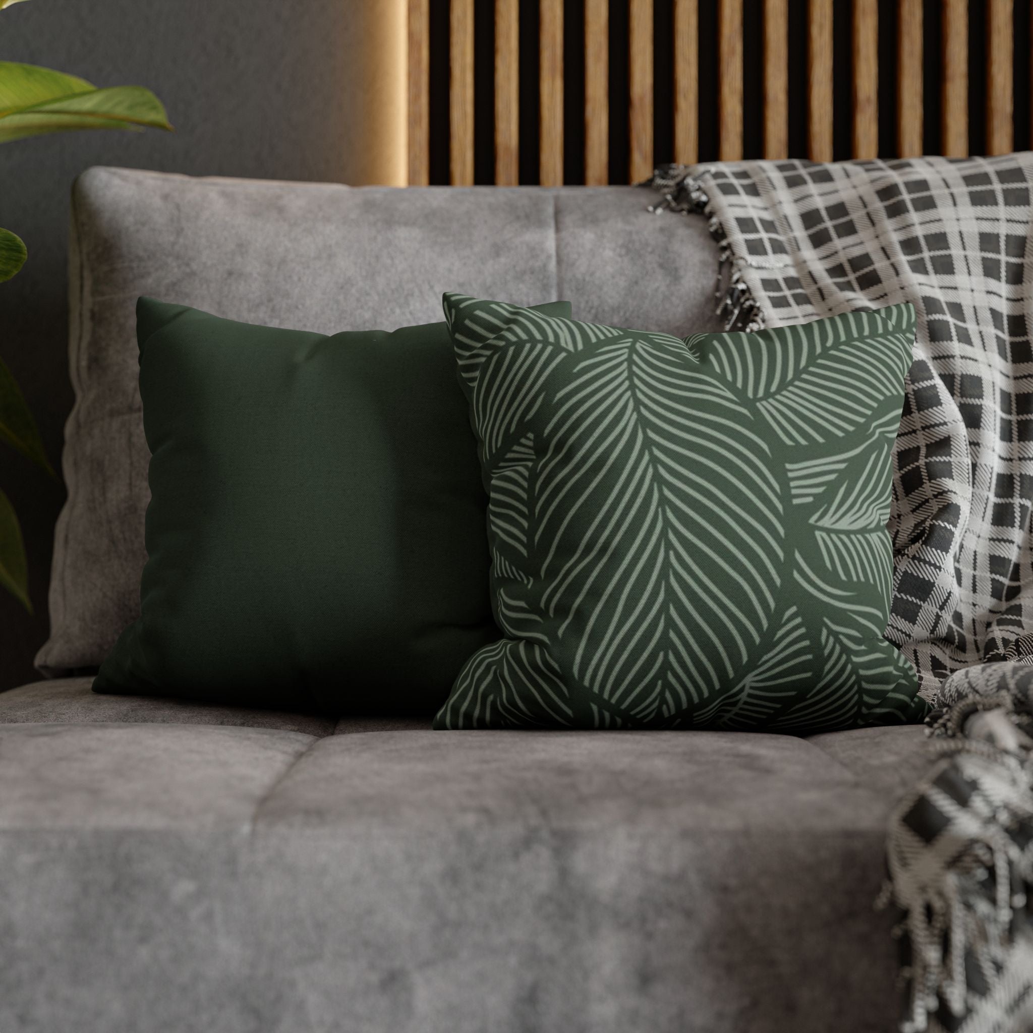 Cushion Cover, Throw pillow Case for Couch ( Single Piece) : Emerald Green